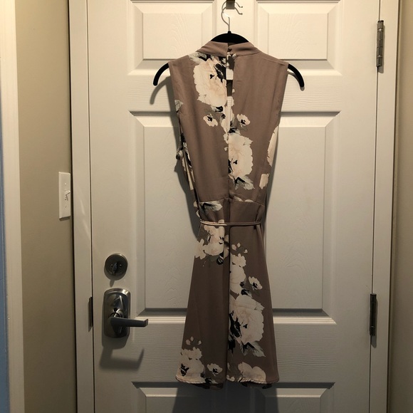 Dynamite Mauve Floral Dress - Picture 2 of 3